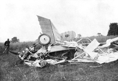 1915年にイギリスのパイロットフライト中尉ワーネフォードが殺された飛行機の残骸 作： Unbekannt