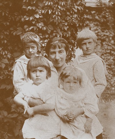 1920年代の彼女の子供たちとのZinaida Serebriakova 作： Unbekannt