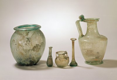 ローマ時代のガラスのコレクション：骨壷;埋葬用ガラス器具と水差し、1〜4世紀 作： Unbekannt Unbekannt