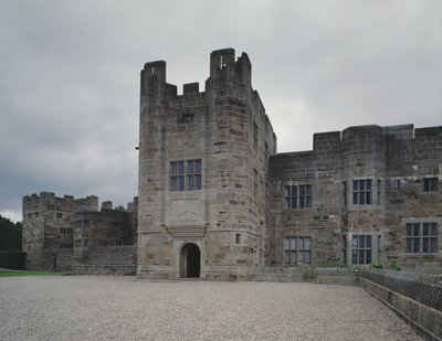 エドウィン・ルティエンス卿（1869-1944）によって設計されたドロゴ城の正面玄関1910-30 作： Unbekannt Unbekannt