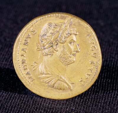 ニューカッスル・アポン・タインのハドリアヌスのセスタチウス、西暦132年、勝利した司令官としてハドリアヌスの胸像を表示 作： Unbekannt Unbekannt