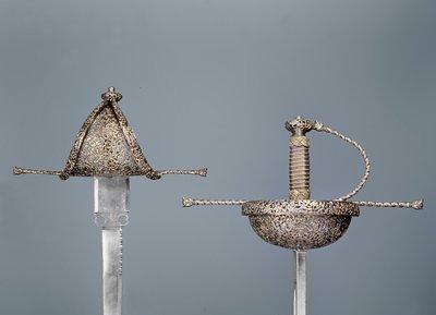 剣：ノミ入り鋼のカップ型レイピア。左利きの短剣が署名した `Antonio Cilenta de Neapoli fecit、どちらも17世紀 作： Unbekannt Unbekannt