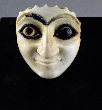 紀元前2600年、マリ、ニニザザ神殿の人物の頭部（アラバスター、ラピスラズリ 作： Unbekannt