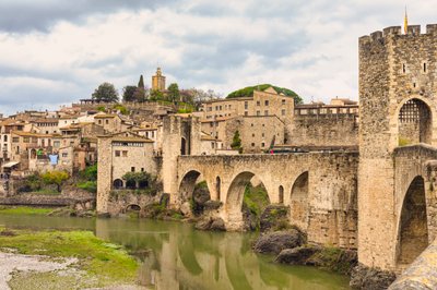 ベサル、ジローナ県、カタルーニャ、スペイン、2018年（写真） 作： Unbekannter Künstler