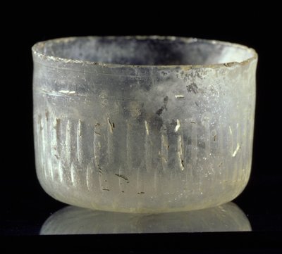 輪切り装飾付杯 シリアまたはエジプト イスラム時代・西暦900年頃（ガラス 作： Unbekannt