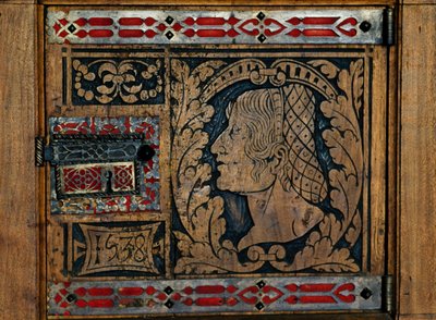 イタリア、ヴァッレ・ダオスタ州、イゾーネ城、象嵌細工の扉 作： Benjamin Baud
