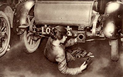 第一次世界大戦中の女性整備士 作： Unbekannter Künstler
