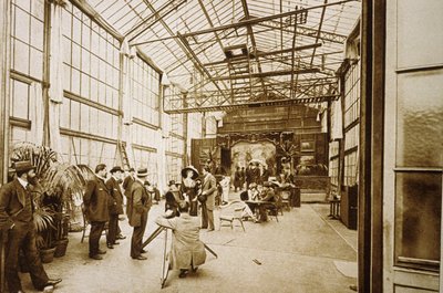 1900年頃、モントルイユ・スタジオ（パリ近郊、メリエスのスタジオ）での撮影。 作： Unbekannter Künstler