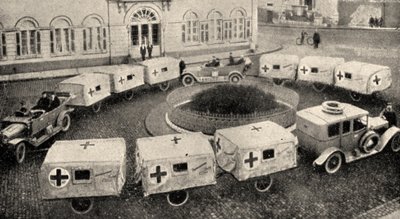 車に引かれて走るドイツの救急車 作： Unbekannt