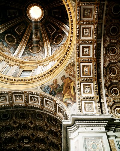 ローマのサン・ピエトロ大聖堂（Basilica San Pietro）のドームの内側の様子。詳細はこちらミケランジェロ(Michelangelo)が着手し、ジャコモ・デラ・ポルタ(Giacomo della Porta)とフォンタナ(Fontana)が完成させた。イタリア・ローマ 作： Unbekannt
