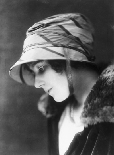 レディ・エリザベス・ボウズ＝ライアン（1900-2002）、1920年代頃 作： Unbekannt