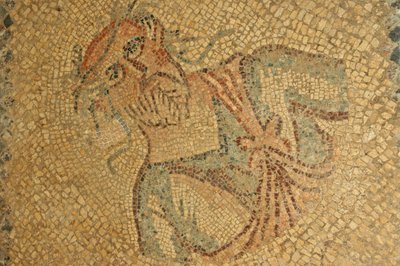 リビア、ローマ時代のヒゲと花輪を持つ老人のモザイク画 作： Unbekannt