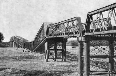 10月23日に発生した東日本大震災の長良川鉄橋 作： Unbekannt