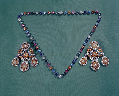 多色ペーストを使ったネックレスとイヤリングセット、1760年頃 作： Unbekannt