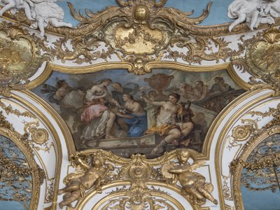 愛の宮殿の敷居の上でプシュケに花を捧げるニンフたち。シャルル・ジョセフ・ナトワール（1700-1777）の作品 作： Unbekannt
