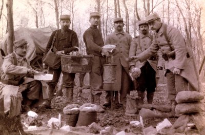 第一次世界大戦の最初の数ヶ月間の歩兵中尉の個人アルバムからの写真 作： Unbekannt