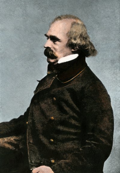 ナサニエル・ホーソーン（1804-1864）の肖像、アメリカの作家、1862年または1863年頃、カラー写真、19世紀 - （ナサニエル・ホーソーン、1862年または1863年頃、ボストンで撮影された写真の手彩色ハーフトーン複製）。 作： Unbekannter Künstler