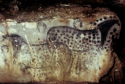 ペッシュ・メルルの先史時代の洞窟／斑馬と負の手／25,000年／カブレレッツ／ロット／ミディ・ピレネー／フランス 作： Unbekannt