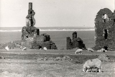 ハイランド地方、ウィックの城跡（モノクロ写真 作： Unbekannt