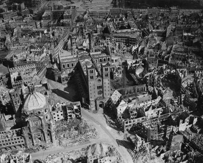 第二次世界大戦 (1939-1945) - World War II (WWII or WW2):ヴュルツブルク（ドイツ）4月11日 作： Unbekannt