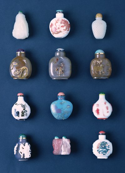 東洋のスナッフボトルのセレクション 作： Unbekannt