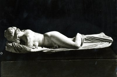 スリーピング・エルマフロディーテ（大理石）（モノクロ写真 作： Unbekannt