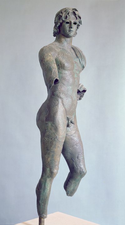 ギリシャ、アグドで発見された「エフェビ」の像（ブロンズ 作： Unbekannt