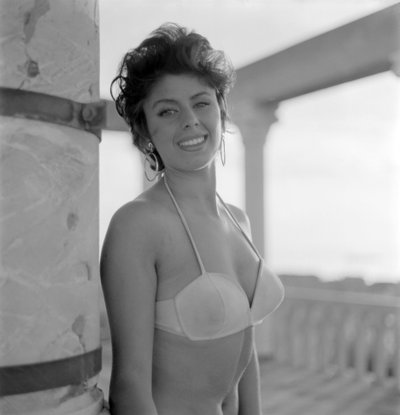 女優、スターレット、セリーナ・セリー、ベニスのリドビーチにて - 1957年 作： Unbekannt