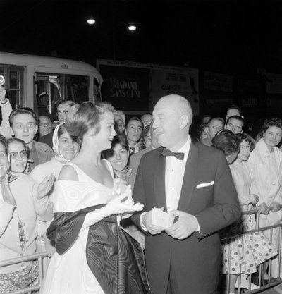 オットー・プレミンジャー監督と女優リー・レミック、ベネチア国際映画祭のリドで - 1959年 作： Unbekannt
