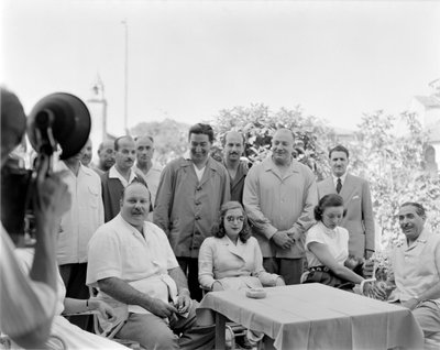 THE KING FARUK OF AEGYPT (Farouk I of Egypt, Farouk I of Egypt) WITH HIS WIFE AT LOCANDA CIPRIANI IN TORCELLO (VENICE) - 1951年 作： Unbekannt