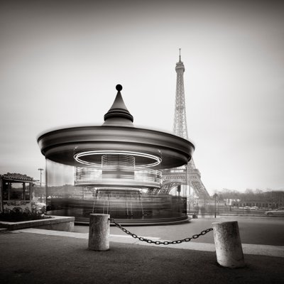 Tour Eiffel - Study 2、パリ、フランス、2013年 (白黒写真) 作： Leopold Blonder