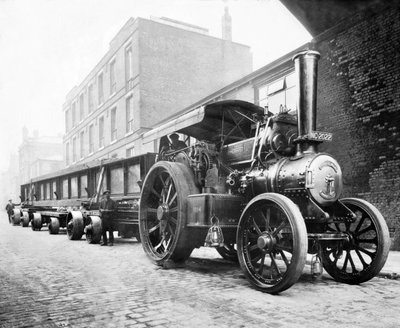 United Kingdom : 負荷を牽引するトラクション・エンジン。マンチェスター, c1904 作： Unbekannt