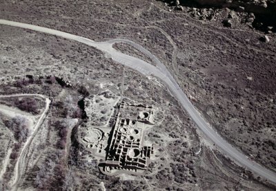 アナサジの古代集落の眺め、チャコ遺跡文化国立公園、チャコキャニオン、ニューメキシコ州、アメリカ合衆国、アナサジ文明 作： Benjamin Baud