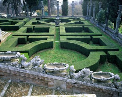 ジャコモ・デル・ドゥーカ（c.1520-1604）が設計したカジノ（パラッツィーナ）前の上層庭園の眺め（1584-6年）（写真）。 作： Unbekannt