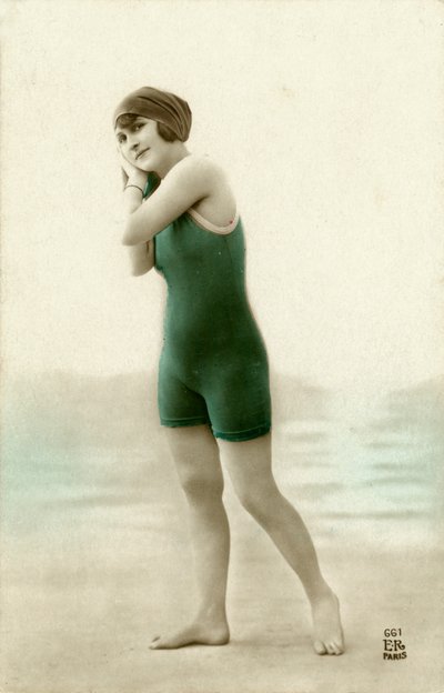 水着の女性、c。 1900年代初頭（ポストカード） 作： Alec Hunter