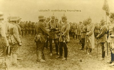 第1次世界大戦：勲章を授与するカイザー・ヴィルヘルム2世 作： Unbekannter Künstler