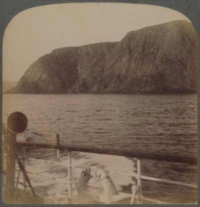 ノースケープ-西から-真夜中の太陽の土地...北ノルウェー、1902年。 作： Underwood and Underwood