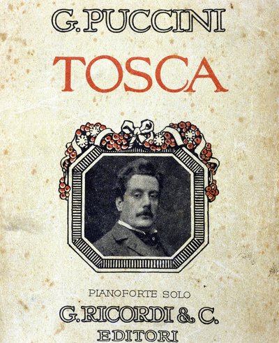ジャコモ・プッチーニ（1858-1924）の楽譜「トスカ」の表紙と彼の肖像。 作： Unknown artist