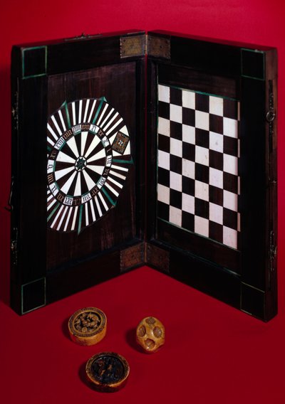くるみ、象牙、黒檀で作られた遊戯箱。15世紀末 パリ国立中世美術館 テルム・ド・クリュニー蔵 作： Unknown artist