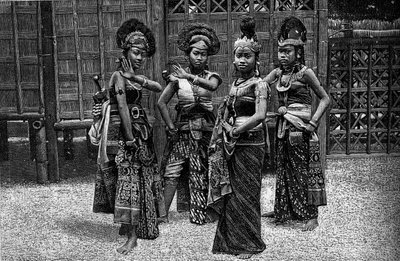 人間動物園。1889年の万国博覧会でのカンポンでのジャワの踊り子たち。レヴィ氏の写真より）。"Le Journal de la jeunesse "に掲載された図版 作： Unknown artist