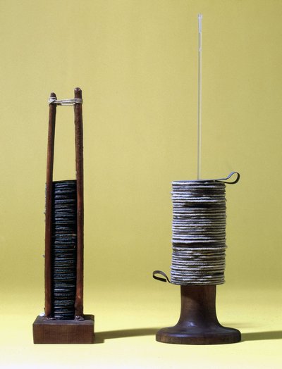 1800年に発明されたアレッサンドロ（アレクサンドル）・ボルタのパイル。 作： Unknown artist
