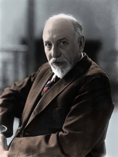 1920年頃のイタリア人作家ルイジ・ピランデッロのポートレート。 作： Unknown Artist