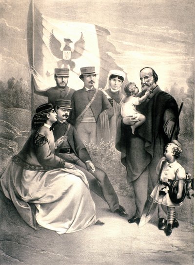 イタリアの愛国者であり、リソルジメントの英雄であるジュゼッペ・ガリバルディ（1807-1882）の肖像が、彼の子供たちであるメノッティ、リチオッティ立ち、テレシタ、フランチェスカ・アルモシーノ、小さなマンリオとクレリアを囲んでいる。1870年頃のイラスト。個人蔵 作： Unknown artist