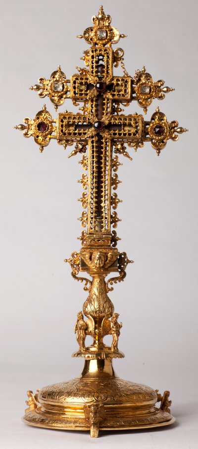 聖遺物の十字架。ジュエルを使った金属加工。由来 修道院（サン・アマン・トゥルネー、元エルノン。16世紀の作品。 作： Unknown artist