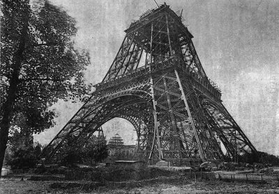 1888年7月のエッフェル塔の様子を、1888年の「青年の新聞」に掲載。 作： Unknown artist