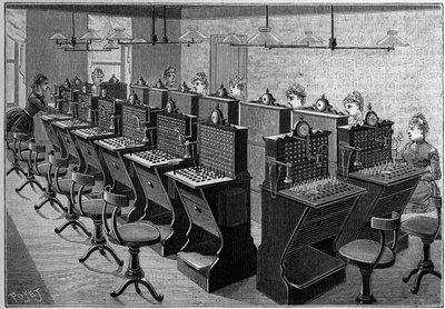 スウェーデンのテレフォニー：ストックホルムの中央電話局の部屋。1889年3月23日付の「La Nature: Revue des sciences et de leurs applications aux arts et a l