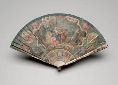 占い師とシノワズリーをモチーフにしたブリセファン、c.1700-25（象牙の刃のガッシュ、シルクリボン、べっ甲、ペーストの宝石、真ちゅう製のループ） 作： Unknown artist