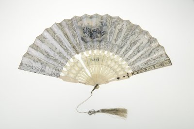 扇子 1850年頃 画用紙、骨、銀、絹と金属糸の房 メーカー不明 作： Unknown artist
