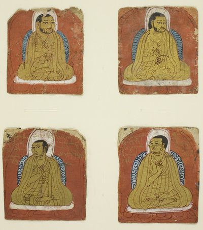 4人のラマ僧のミニチュア肖像画が刻まれている。 作： Unknown artist