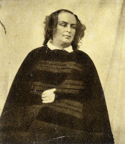 ヴィクトル・ユーゴー夫人、娘レオポルディーヌの死後も黒い服を着ている 作： Unknown artist